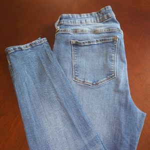 OLD NAVY ROCKSTAR JEANS